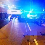 Motociclista se adelanta y muere aplastado por un camión