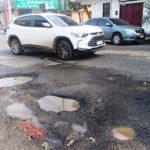 Los baches «florecen» en Luque